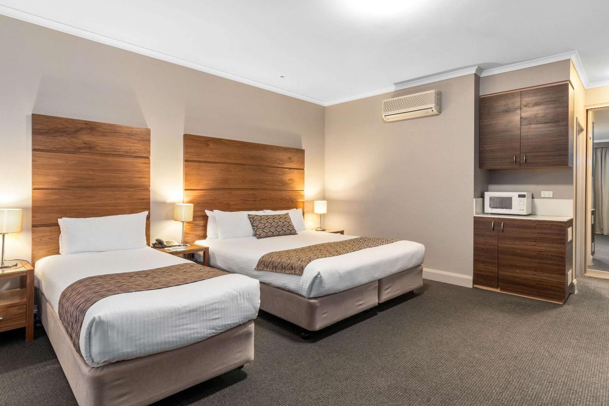 Quality Hotel Dickson Canberra Exterior foto